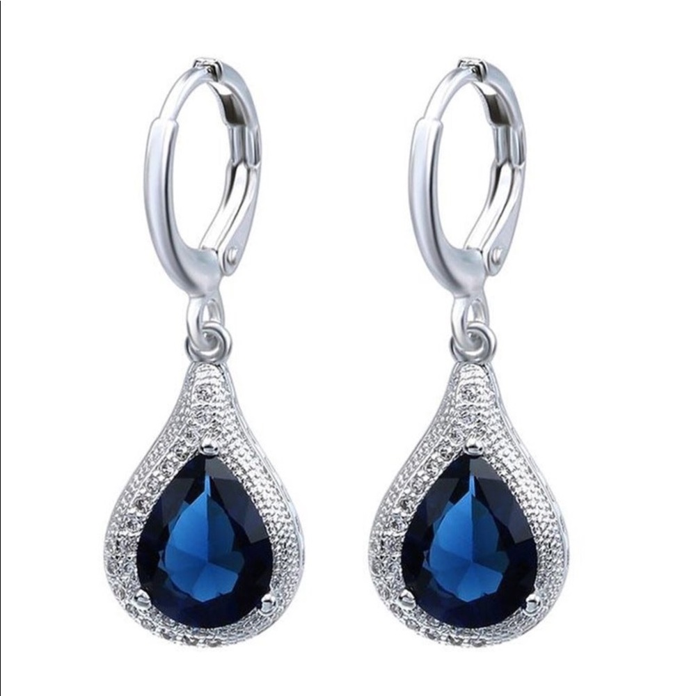 🎁🎀 Sapphire Earrings ❗️❗️❗️🎀🎁